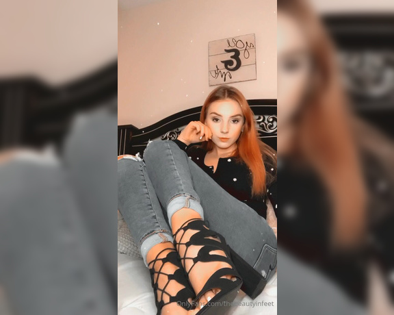 GracefulgraceXO aka Gracefulgracexo OnlyFans - A simple pair of heels that will make you Kneel 1