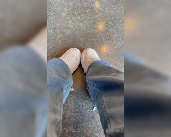 GracefulgraceXO aka Gracefulgracexo OnlyFans - (PUBLIC FEET) My feet were so hot today I had to stop to let the ac blow on my soles in the parkin 2