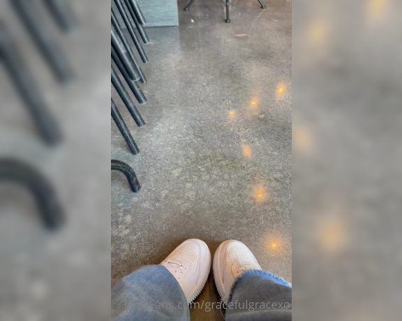 GracefulgraceXO aka Gracefulgracexo OnlyFans - (PUBLIC FEET) My feet were so hot today I had to stop to let the ac blow on my soles in the parkin 2