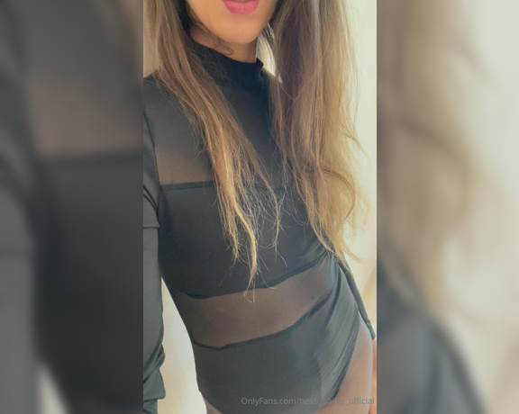 Heidi Bailey Official aka heidi_bailey_official - 09-27-2024 OnlyFans Video - Its Friday night do you like my outfit