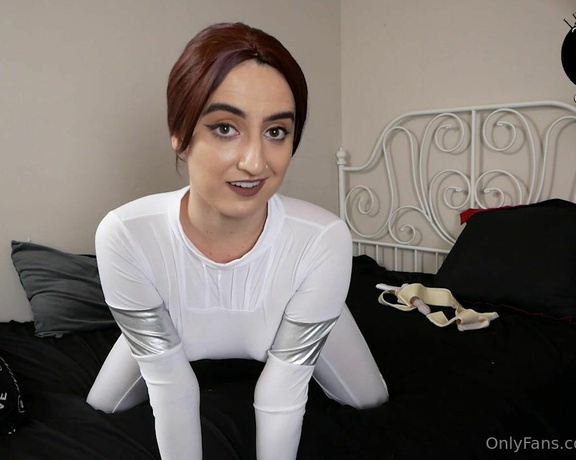 Bunny'sDungeon aka vipbunnyb - 05-05-2024 OnlyFans Video - Padme fucks her machine A Naughty Star Wars vid