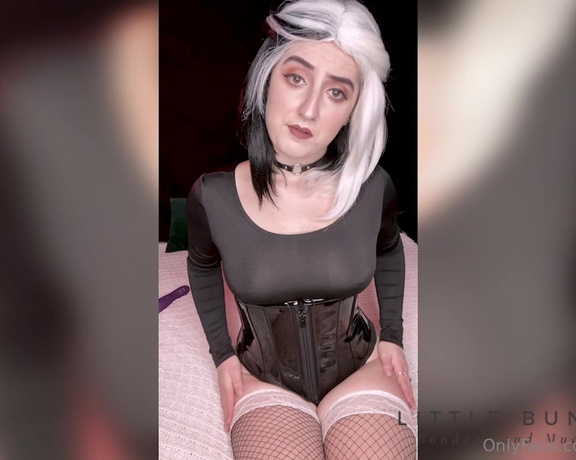 Bunny'sDungeon aka vipbunnyb - 10-19-2024 OnlyFans Video - Your Goth girlfriend playing with her pussy for you