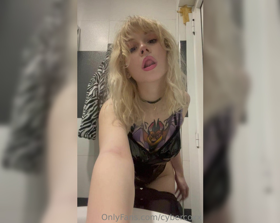 Cyber Coxx aka cybercoxx - 12-31-2022 OnlyFans Video - Pronta per chiudere lanno in bellezza  ti piace il mio soffice culone