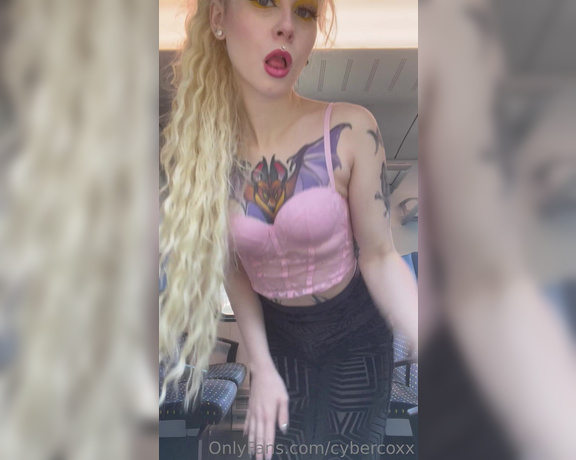 Cyber Coxx aka cybercoxx - 04-14-2023 OnlyFans Video - io che faccio la zoccola davanti a tutti SUL TRENO