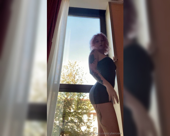 Cyber Coxx aka cybercoxx - 11-19-2023 OnlyFans Video - è un vestitino così sexy o forse sono più sexy io che me lo levo