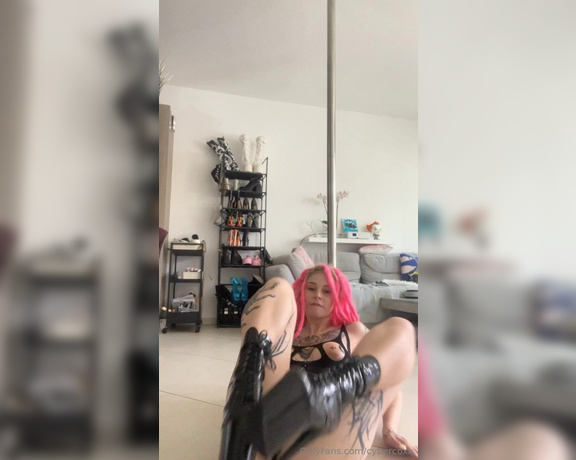 Cyber Coxx aka cybercoxx - 07-29-2024 OnlyFans Video - faccio la zozza sul palo_l6ca