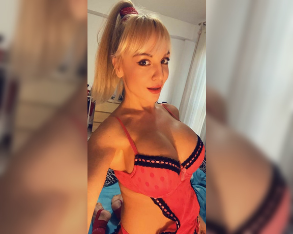 Elena mua aka umilediva - 12-24-2019 OnlyFans Video - Solo Per mie fan