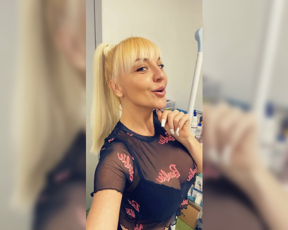 Elena mua aka umilediva - 01-17-2020 OnlyFans Video - In tv domenica sera