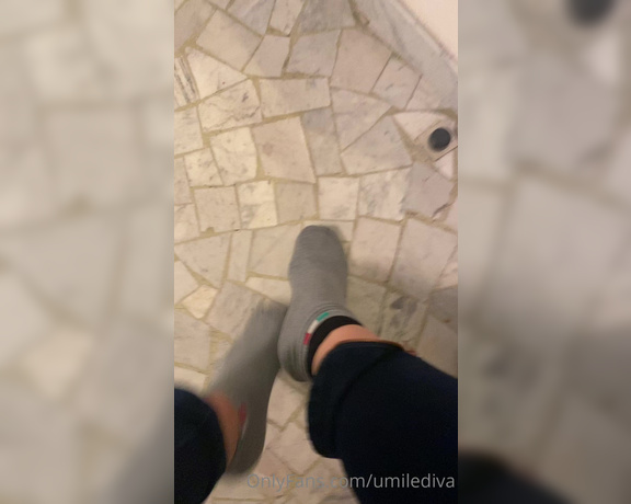 Elena mua aka umilediva - 12-23-2021 OnlyFans Video - Piedi e calza richiesta vostra_1aft