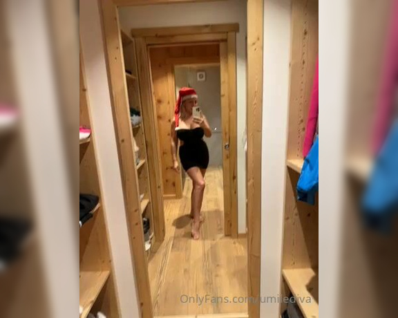 Elena mua aka umilediva - 12-21-2022 OnlyFans Video - Montagna