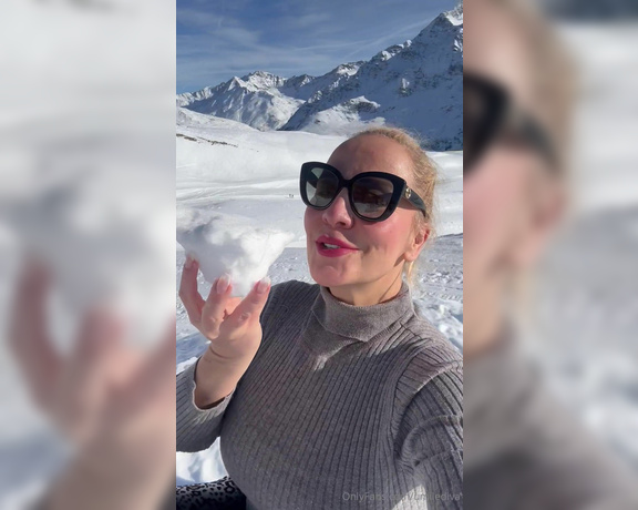 Elena mua aka umilediva - 12-27-2023 OnlyFans Video - Per voi Santa Caterina montagna