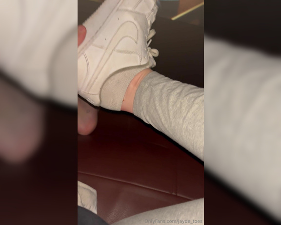 JaydeSoless aka jaydesoless - 03-28-2024 OnlyFans Video - Shoe and sock removal in the movies