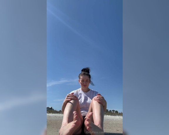 JaydeSoless aka jaydesoless - 10-10-2024 OnlyFans Video - Public beach soles  Nice toes was a good touch