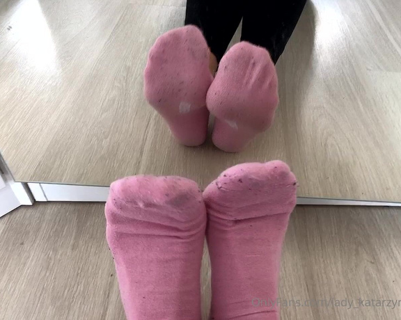 Lady_Katarzyna aka lady_katarzyna - 05-30-2021 OnlyFans Video - Video Taking off my socks