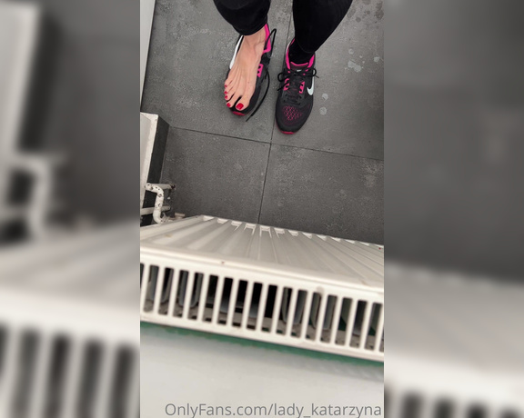 Lady_Katarzyna aka lady_katarzyna - 05-18-2023 OnlyFans Video - My feet after a training  Sending training socks to one lucky sub