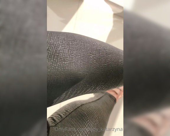 Lady_Katarzyna aka lady_katarzyna - 08-07-2023 OnlyFans Video - Swipe  to see my toes uncensored_o0tb