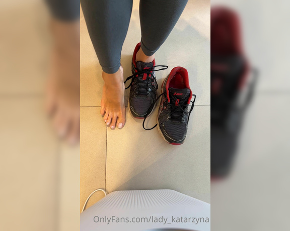 Lady_Katarzyna aka lady_katarzyna - 07-04-2023 OnlyFans Video - Gym shoes for Maciek