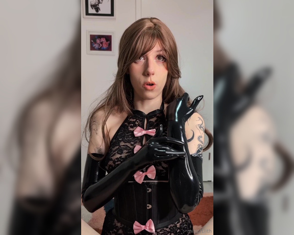 Miss Lilith aka miss.l1lith - 11-26-2024 OnlyFans Video - Cum all over my latex gloves I know you would just love to cum all over