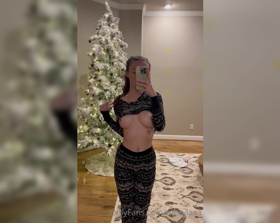 Cayla Bri aka caylabri - 12-21-2022 OnlyFans Video - I have a surprise for u