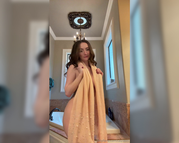 Cayla Bri aka caylabri - 12-15-2024 OnlyFans Video - Baby its cold outside