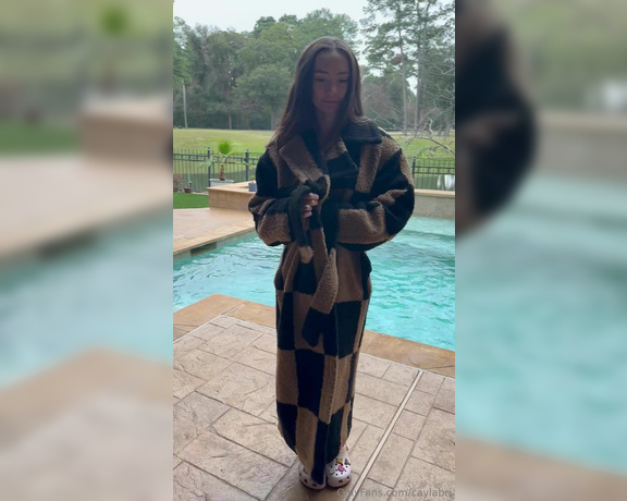 Cayla Bri aka caylabri - 01-18-2024 OnlyFans Video - I got this super cute new coat