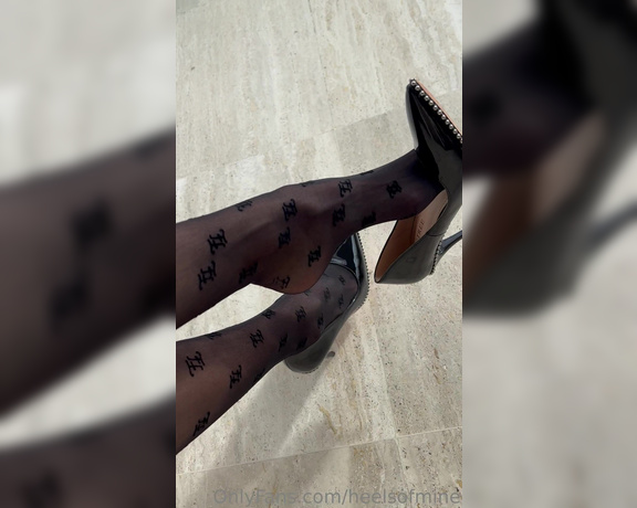 Heels of mine aka heelsofmine - 03-13-2023 OnlyFans Video - Dangling in public place