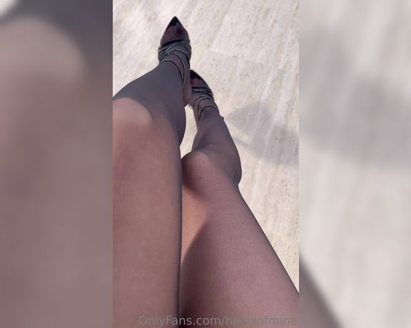 Heels of mine aka heelsofmine - 03-15-2023 OnlyFans Video - Black High heels sandals and stockings dangling