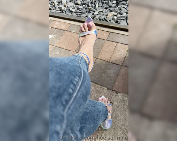 Heels of mine aka heelsofmine - 04-06-2023 OnlyFans Video - Jeans and holographic heels