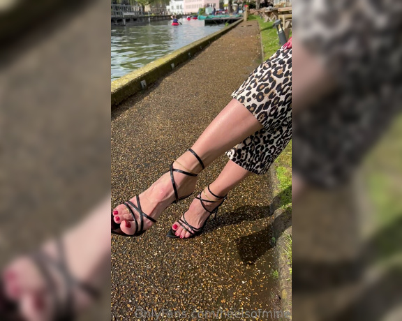 Heels of mine aka heelsofmine - 05-09-2023 OnlyFans Video - After this long walk I needed a feet massage so much