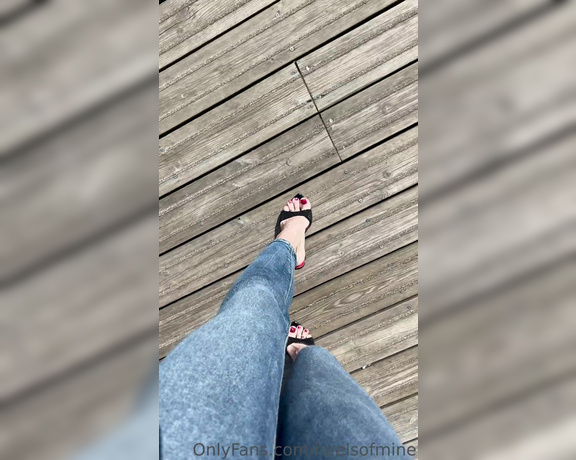 Heels of mine aka heelsofmine - 04-30-2023 OnlyFans Video - Walking in jeans and heels