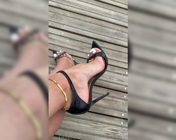 Heels of mine aka heelsofmine - 06-19-2023 OnlyFans Video - How about little show off in public