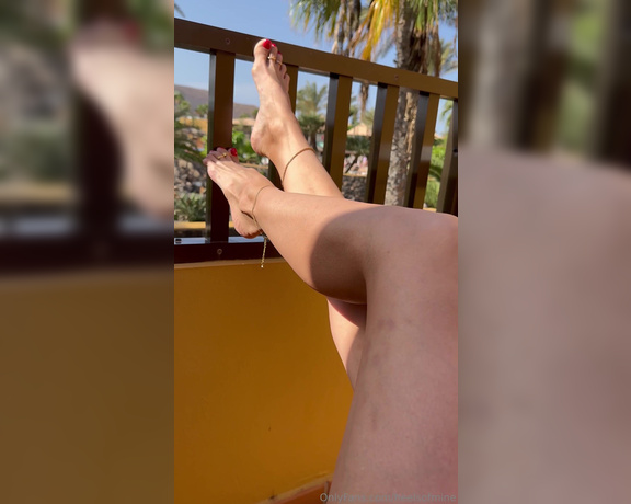 Heels of mine aka heelsofmine - 11-15-2023 OnlyFans Video - On my terrace