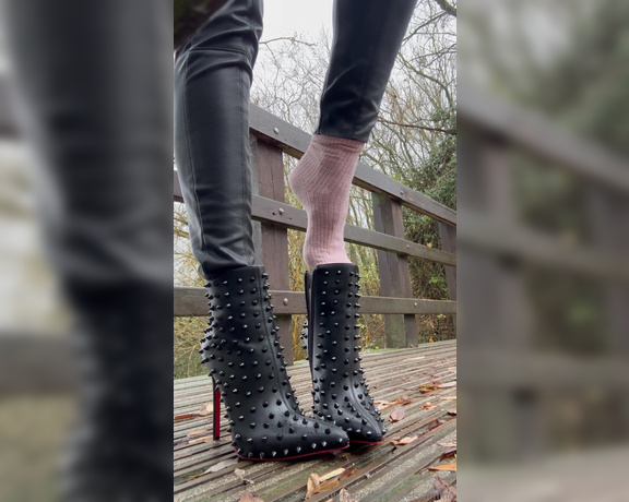 Heels of mine aka heelsofmine - 12-13-2023 OnlyFans Video - Boots time