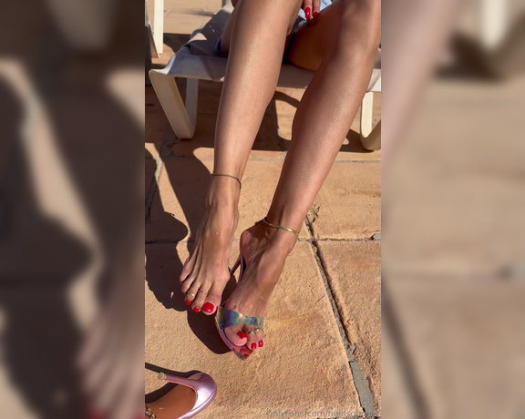 Heels of mine aka heelsofmine - 12-19-2023 OnlyFans Video - Still some more clips from holiday