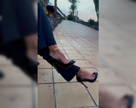 Heels of mine aka heelsofmine - 12-28-2023 OnlyFans Video - I know you love my peep toe heelsespecially amazing toe cleavage