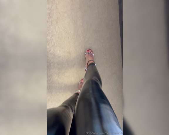 Heels of mine aka heelsofmine - 03-22-2024 OnlyFans Video - Whos jealous of teddy