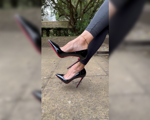 Heels of mine aka heelsofmine - 04-12-2024 OnlyFans Video - Coffee time