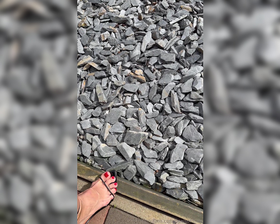 Heels of mine aka heelsofmine - 05-14-2024 OnlyFans Video - Enjoying the sun