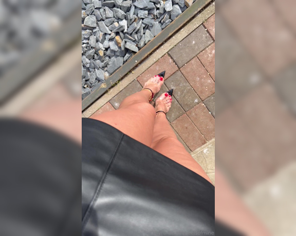 Heels of mine aka heelsofmine - 05-17-2024 OnlyFans Video - I love sunny weather