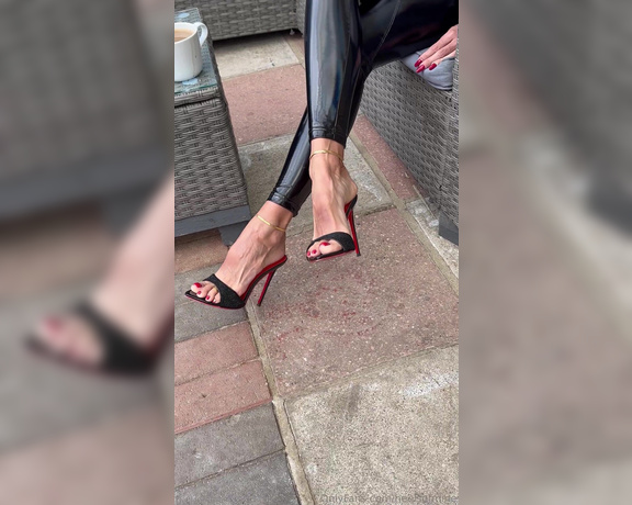 Heels of mine aka heelsofmine - 06-10-2024 OnlyFans Video - Today something different than content from my holiday