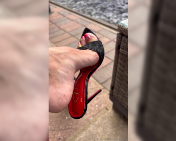 Heels of mine aka heelsofmine - 06-18-2024 OnlyFans Video - I love this outfit