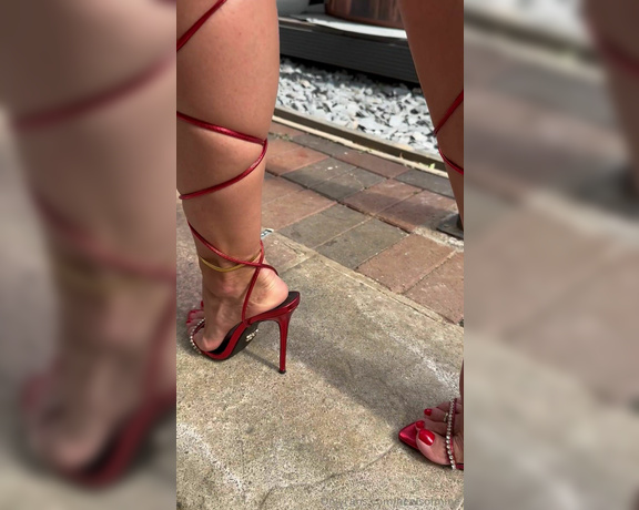 Heels of mine aka heelsofmine - 08-14-2024 OnlyFans Video - My friend sent me another plane to crush