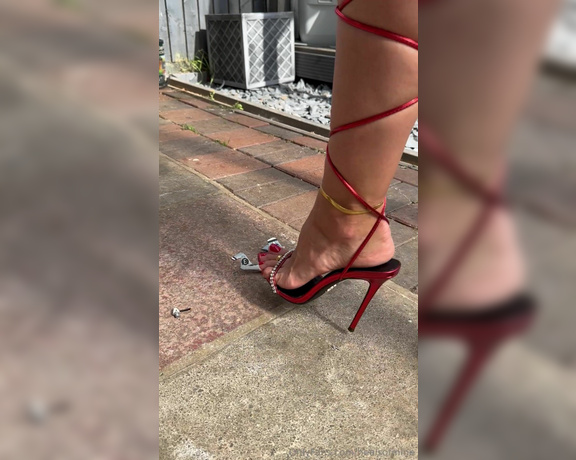 Heels of mine aka heelsofmine - 08-14-2024 OnlyFans Video - My friend sent me another plane to crush