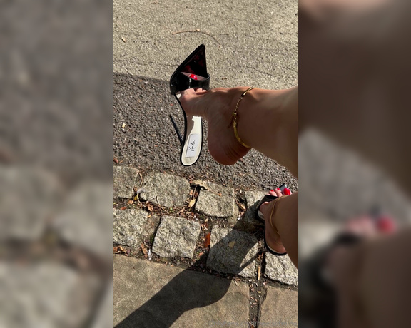 Heels of mine aka heelsofmine - 09-19-2024 OnlyFans Video - Say hello to my new Kandee mules Sorry for background noise