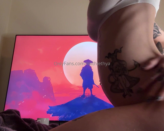 Lillith Lethya aka lillithlethya - 01-08-2025 OnlyFans Video - Your goth gf is doing her morning stretches in bed waiting for you to wake up