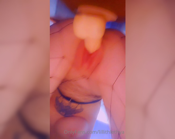 Lillith Lethya aka lillithlethya - 07-08-2020 OnlyFans Video - I tore my fishnets oopsies