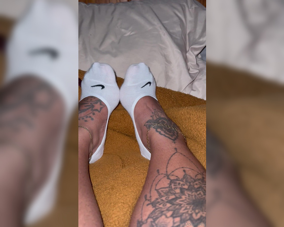 Dissa aka dissatoes - 06-20-2024 OnlyFans Video - New pedi color reveal What do you think