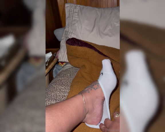 Dissa aka dissatoes - 06-20-2024 OnlyFans Video - New pedi color reveal What do you think