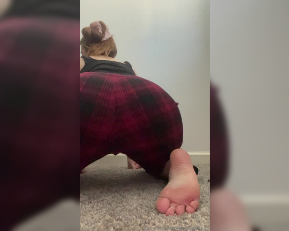 GasGoddess aka goddess4gas - 11-02-2023 OnlyFans Video - Not even my pajama pants are safe