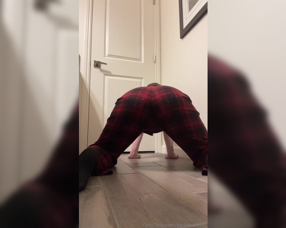 GasGoddess aka goddess4gas - 11-22-2023 OnlyFans Video - The morning farts continue